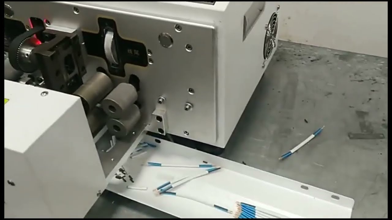 Tam Otomatik Kılıf Telli Kablo ve Düz Kablo Sıyırma, Kesme, Bükme Makinesi