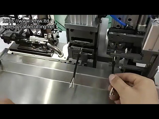 Yüksek Hızlı Otomatik Tel Soyma, Kesme ve Pabuç Sıkma Makinası | Fabrika Otomasyonu
