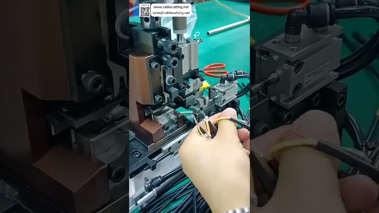 Yüksek Hassasiyetli Otomatik Kablo Soyma ve Bayrak Terminal Sıkma Makinesi - Verimli Endüstriyel Kablo İşleme