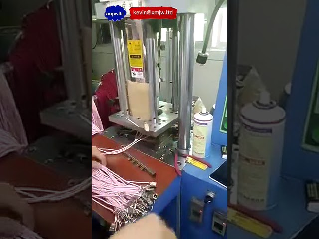 AC Güç Kablosu Yapma Makinesi - Küçük Enjeksiyon Kalıplama Makinesi | Otomatik Kablo Üretimi