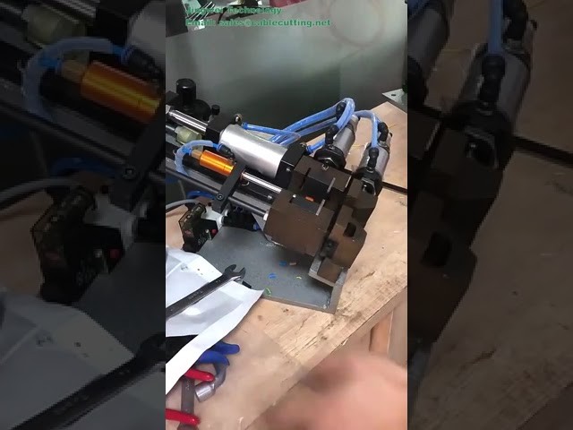 Pnömatik Kablo Sıyırma Makinesi: Dış Kılıf ve İç Çekirdek İçin Otomatik Çözüm