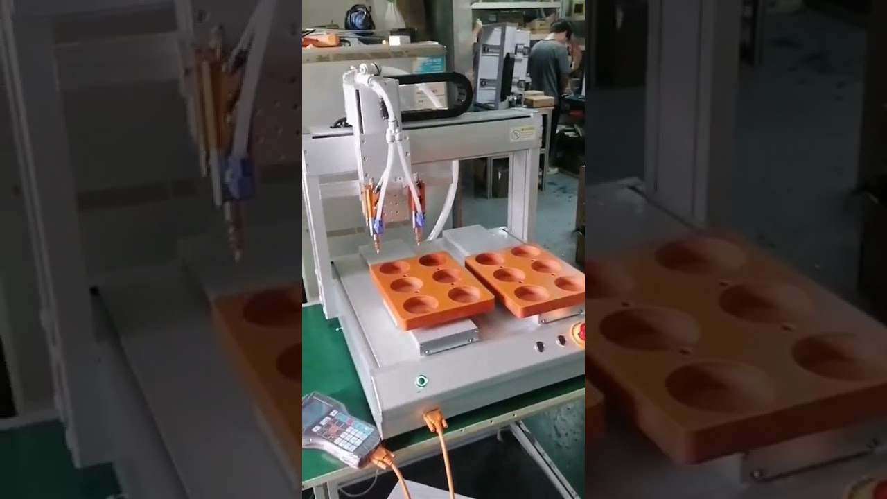 LED Üretimi İçin Otomatik Tutkal Dağıtma Robotu | Hassas Yapıştırıcı Makinesi #fabrika #makine