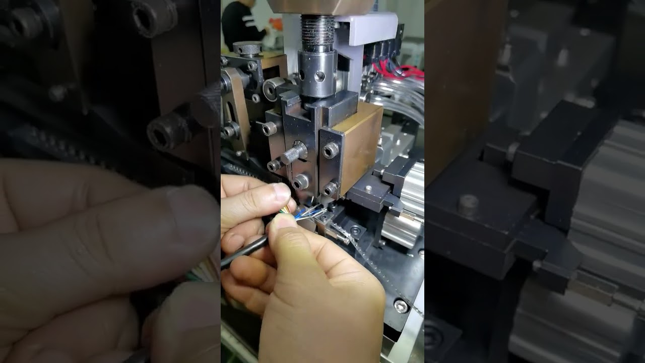 Tek Seferde Kablo Sıyırma ve Terminal Sıkma Makinesi | Fabrika Otomasyonu